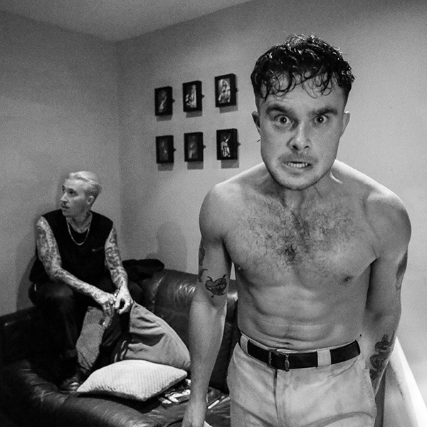Slaves|Check In Party